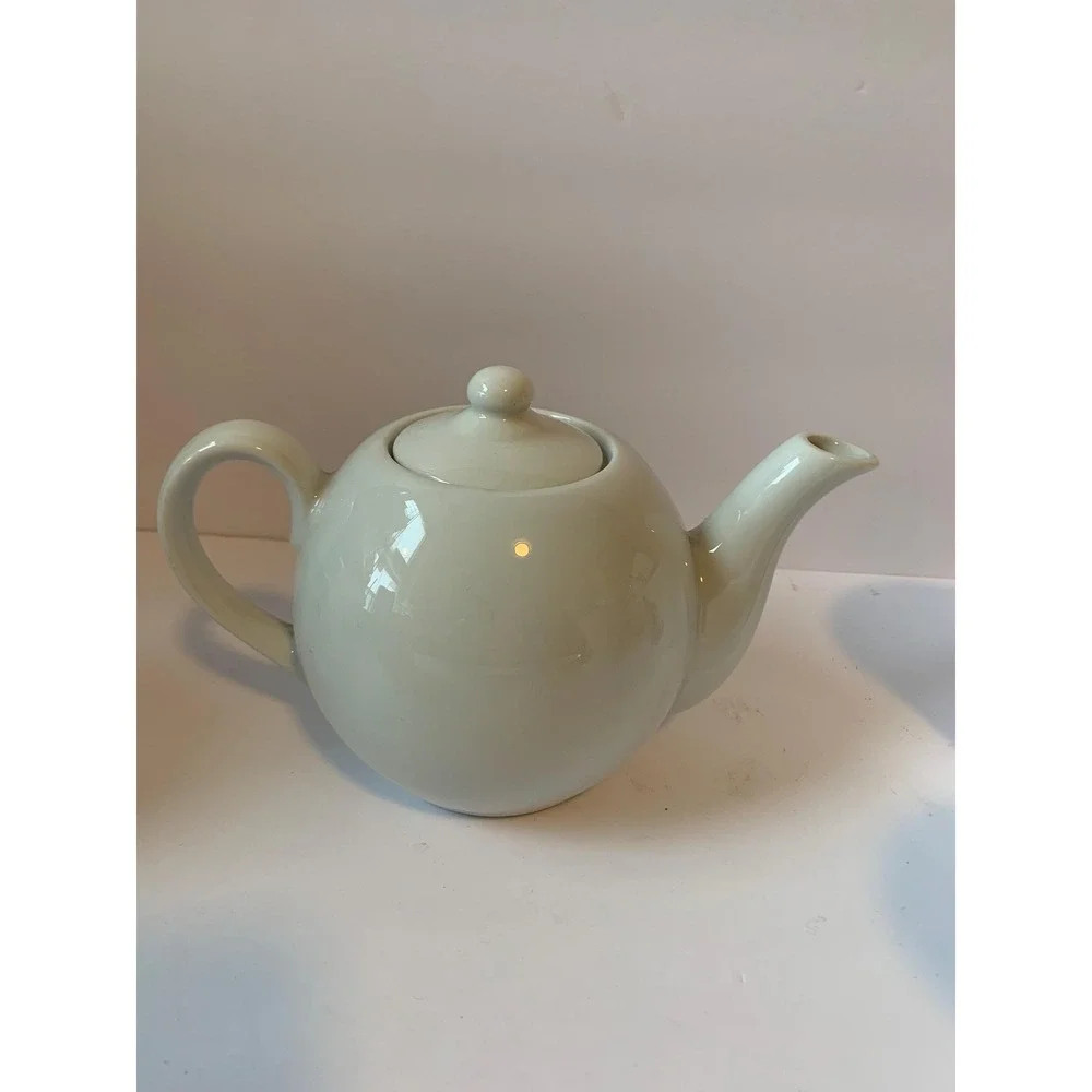 Vintage Queen Elizabeth II Silver Jubilee Teapot 1977 Commemorative Royal‎ Crest